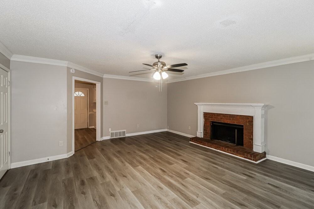 329 Locust Grove Dr - Photo 5 of 17