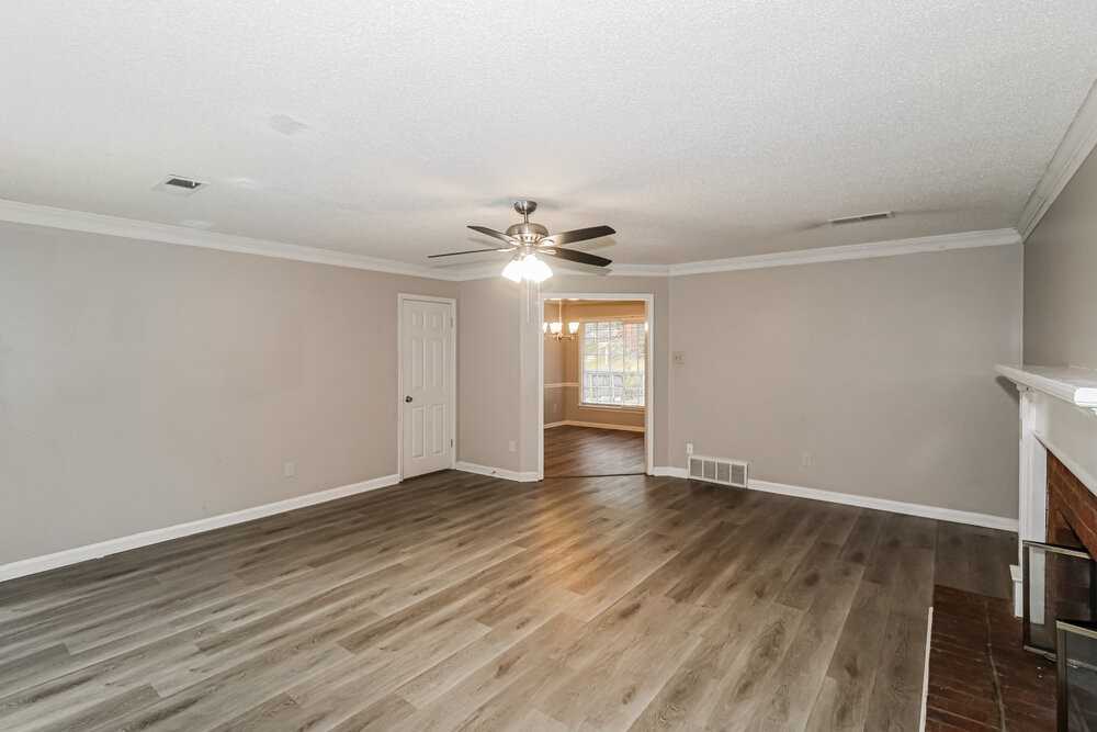 329 Locust Grove Dr - Photo 7 of 17