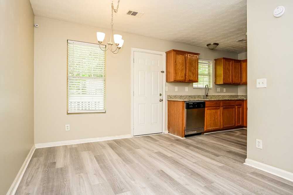 2059 Oak Terrace Dr Se - Photo 7 of 17