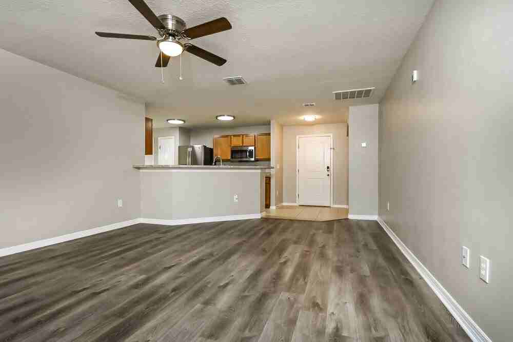 920 Wynnmere Walk Ave - Photo 3 of 16