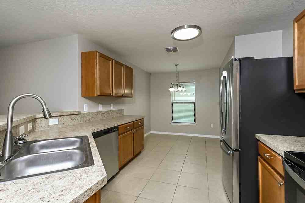 920 Wynnmere Walk Ave - Photo 5 of 16