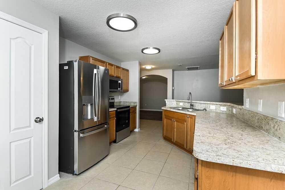 920 Wynnmere Walk Ave - Photo 6 of 16