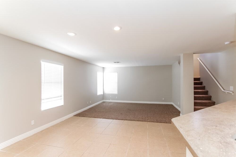 733 Red Bark Ln - Photo 4 of 15