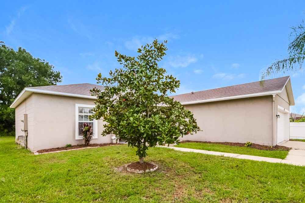627 Cotulla Dr - Photo 3 of 16