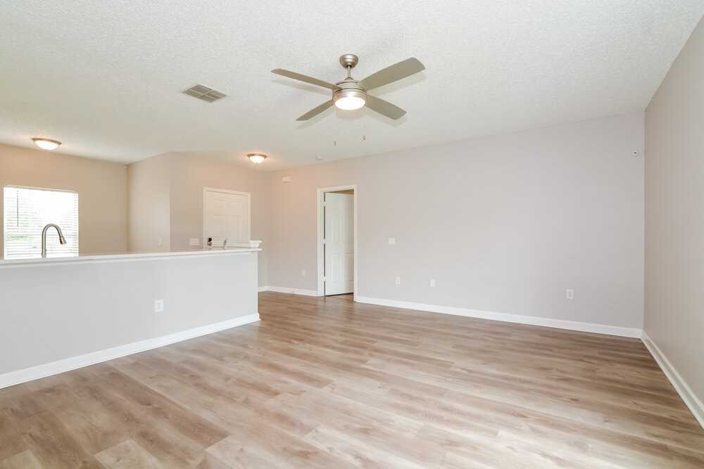 627 Cotulla Dr - Photo 5 of 16