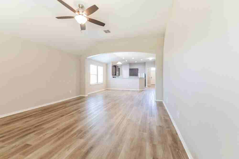 4713 Joshua Dr - Photo 4 of 16