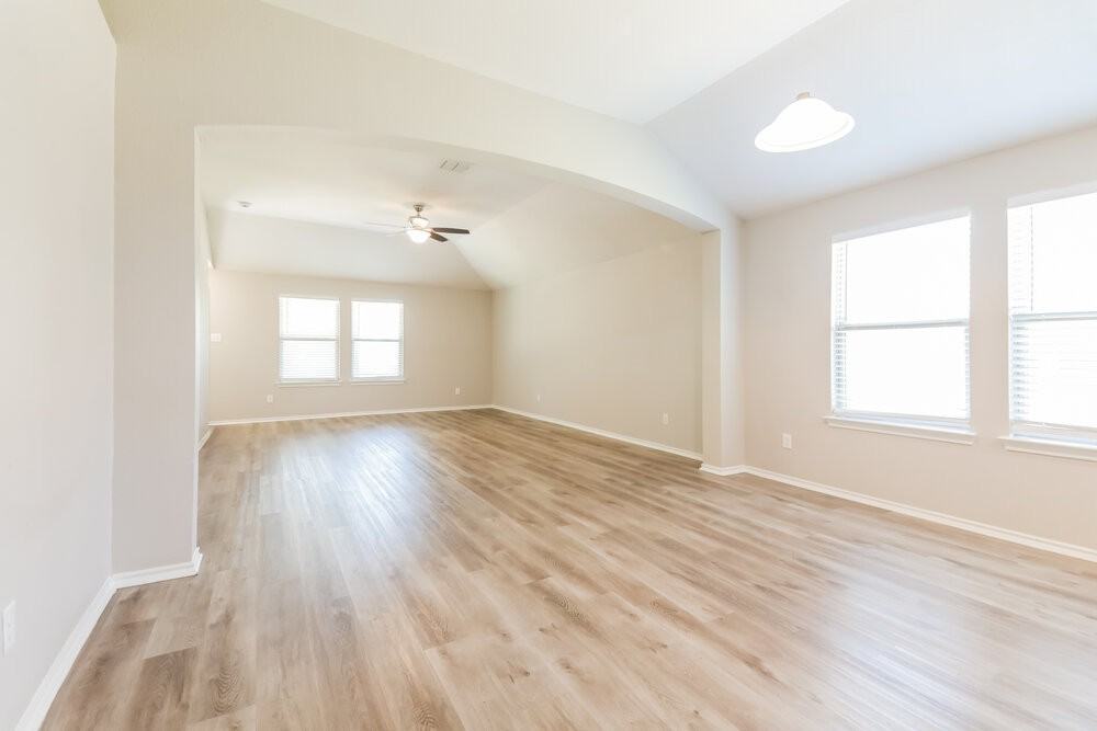 4713 Joshua Dr - Photo 5 of 16
