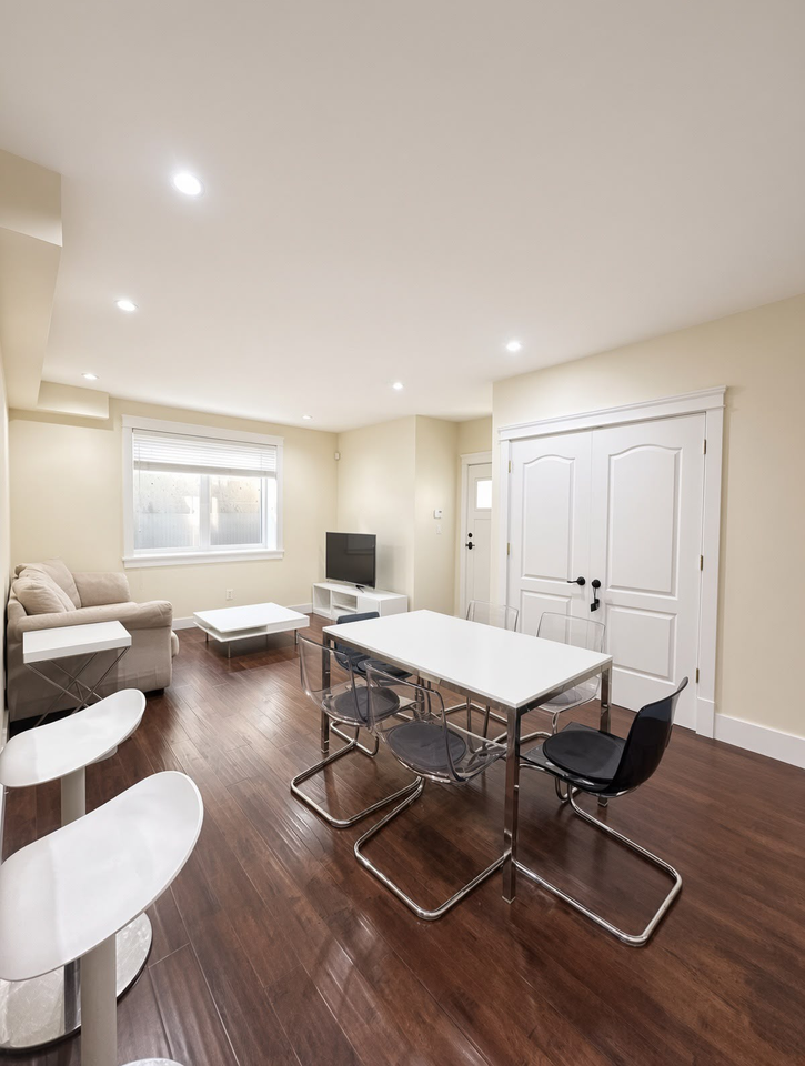 1775 Mathers Ave - Photo 3 of 13