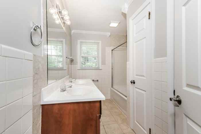 1538 Abbey Ct - Photo 7 of 14