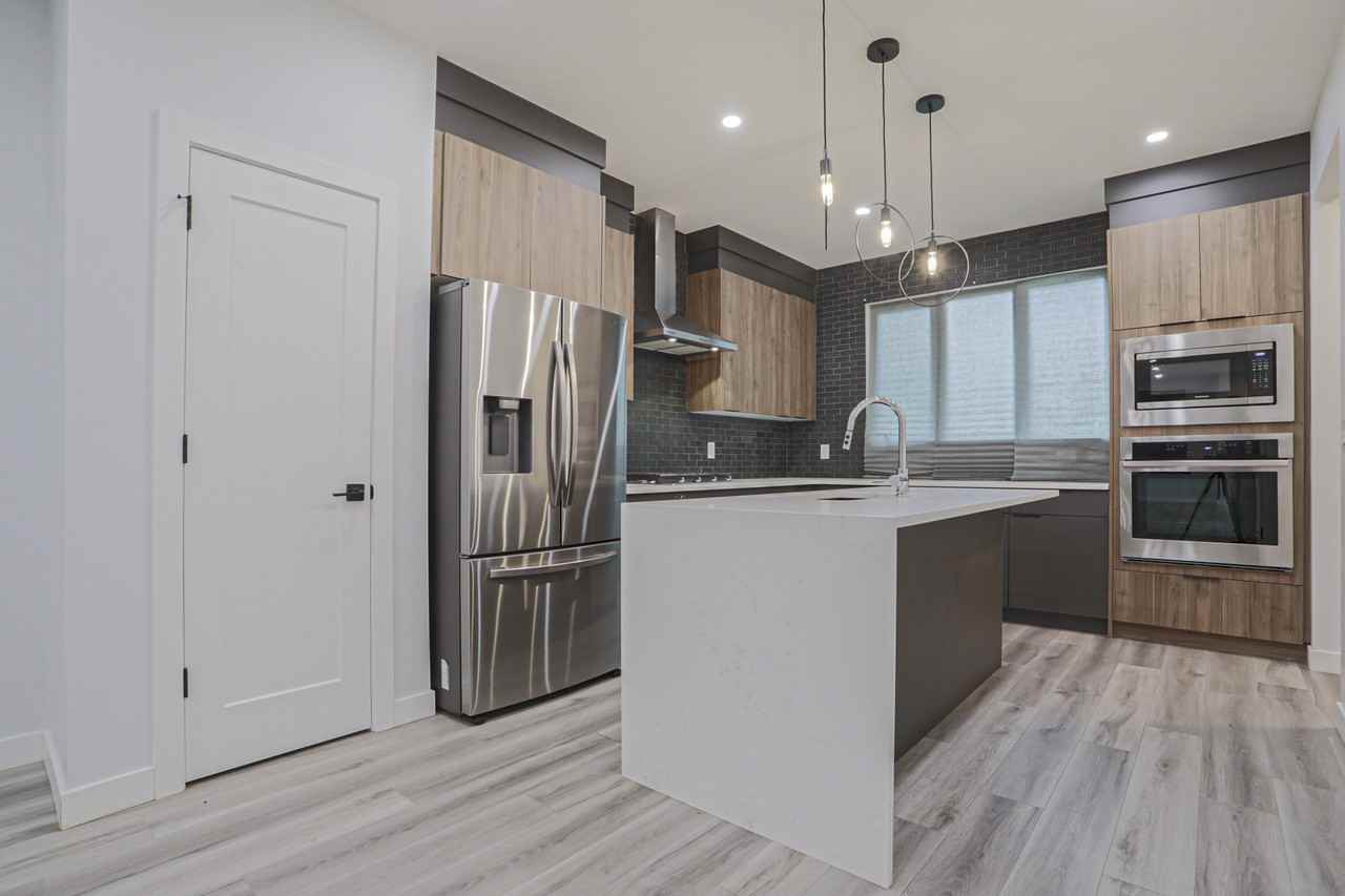10628 81 Ave Nw - Photo 4 of 22