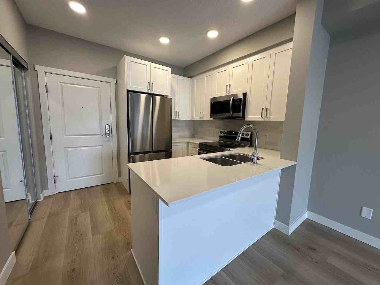 8300 140 Ave Nw - Photo 4 of 11
