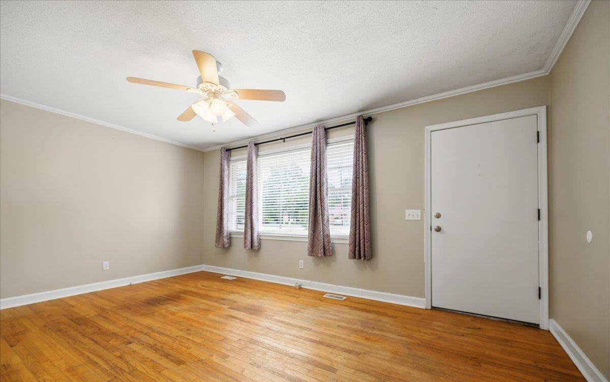 1007 Greenleaf Rd #1 - Photo 2 of 23
