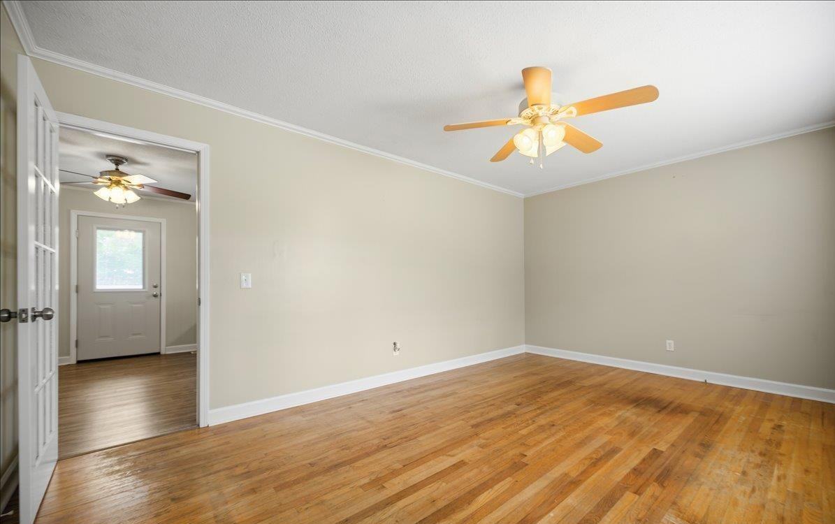 1007 Greenleaf Rd #1 - Photo 3 of 23