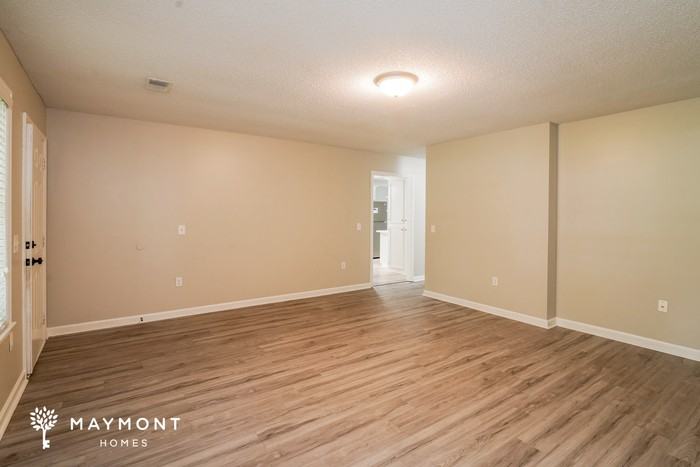 213 Taylor Dr - Photo 5 of 12