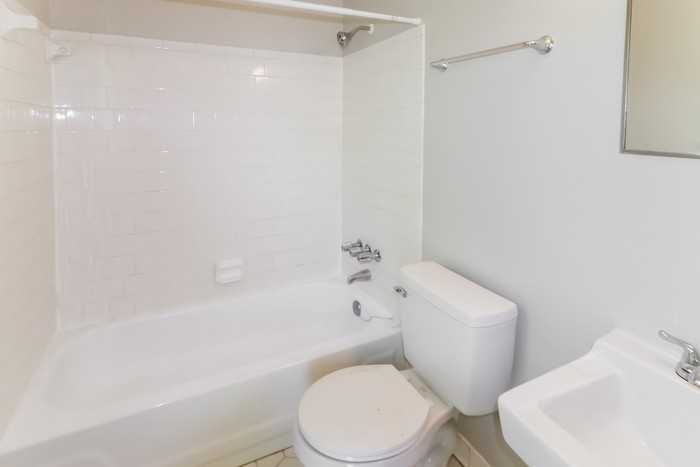 813 N Burbank Dr - Photo 6 of 10