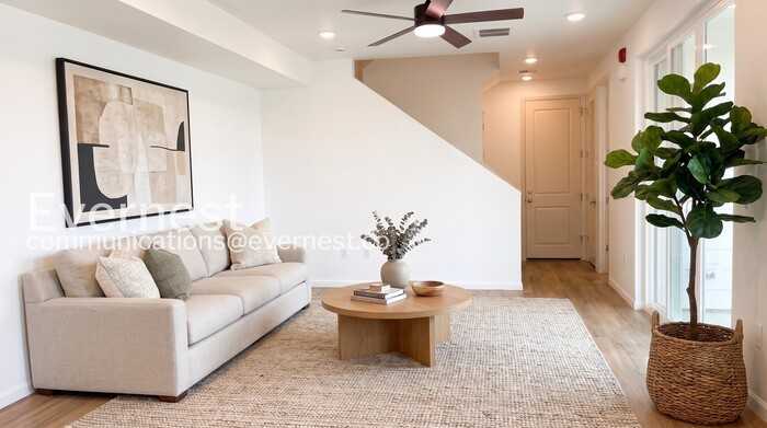 1364 Penner Dr - Photo 5 of 24