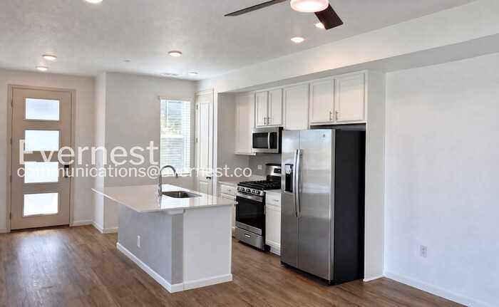 1364 Penner Dr - Photo 6 of 24