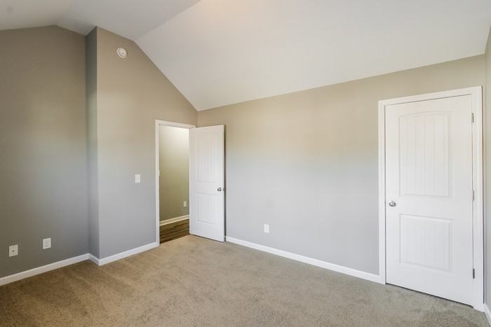 465 Lory Ln - Photo 4 of 10