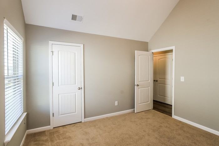 465 Lory Ln - Photo 6 of 10