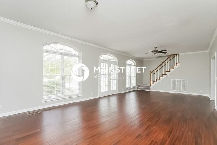 4844 Myra Dr - Photo 4 of 17