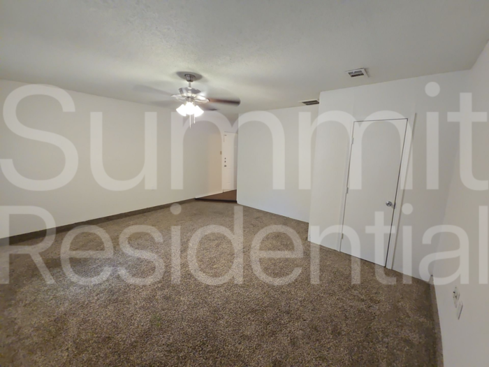 1607 Parkwood Dr - Photo 6 of 21