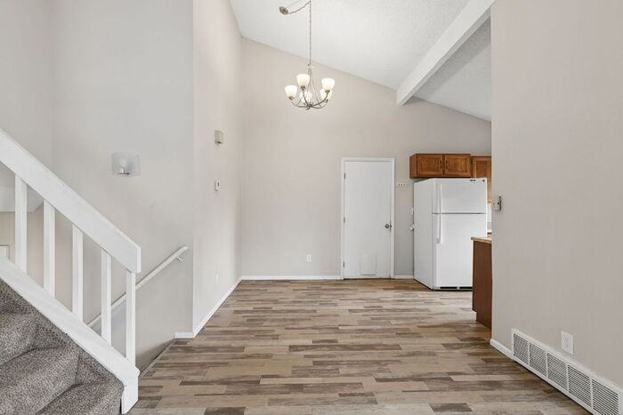 2390 Middleton Ct - Photo 6 of 30