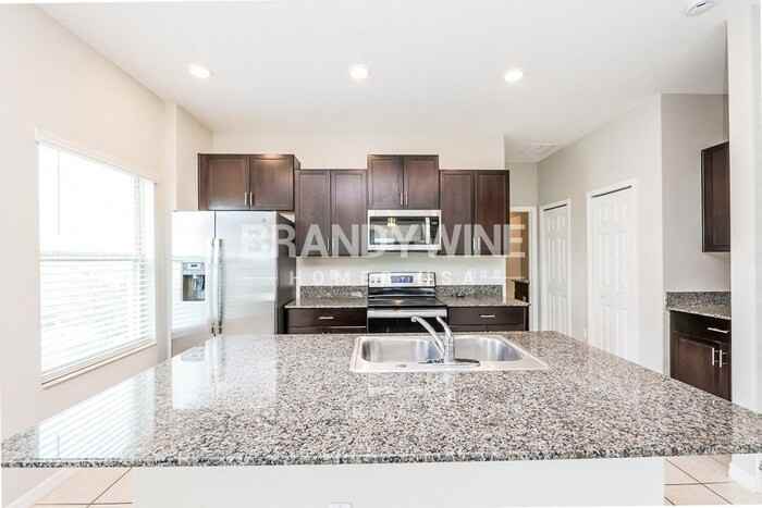 5640 Marbella Dr - Photo 7 of 33