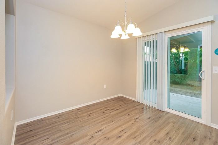 1610 W Houchin Way - Photo 6 of 16