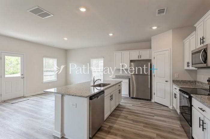608 Mackenzie Cv - Photo 2 of 19