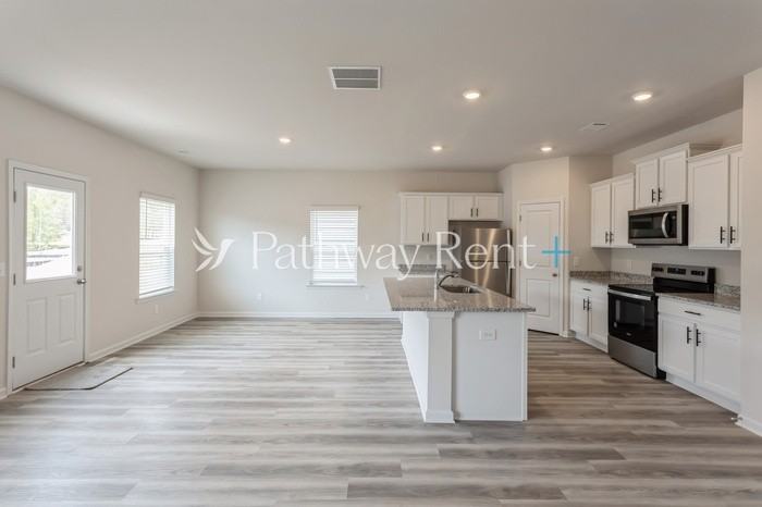 608 Mackenzie Cv - Photo 6 of 19