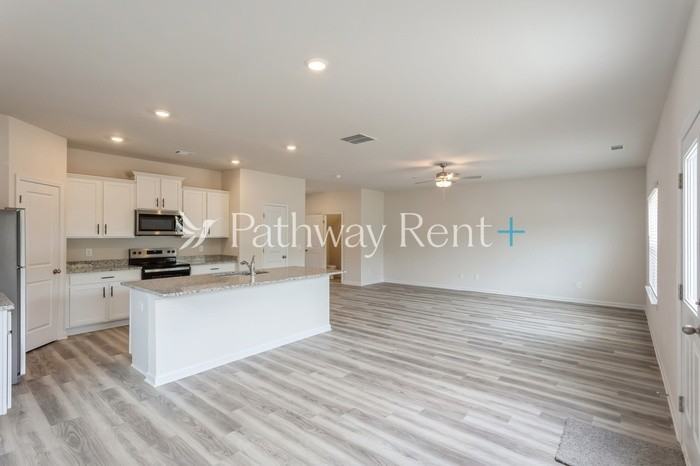 608 Mackenzie Cv - Photo 7 of 19
