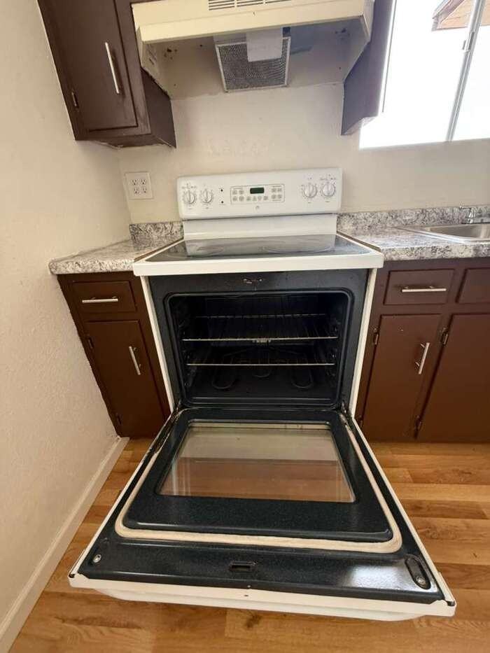 860 E 13th St #4 - Photo 6 of 12