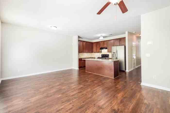 3253 Pennington Dr - Photo 5 of 17