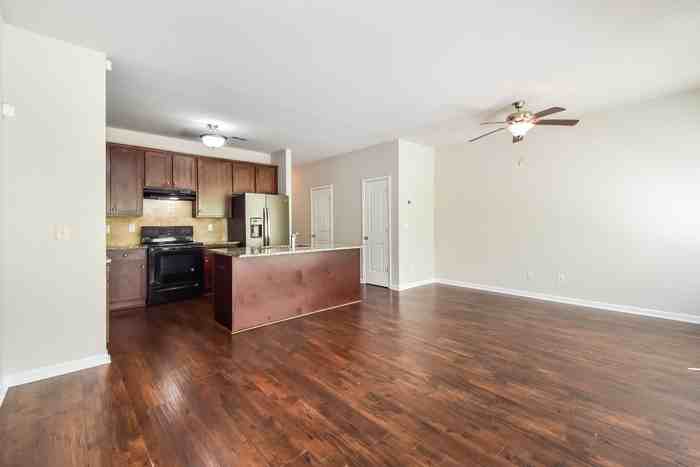 3253 Pennington Dr - Photo 6 of 17