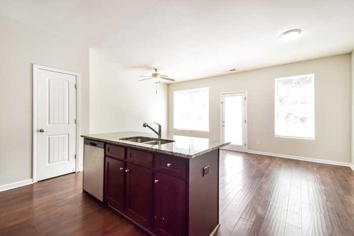 3253 Pennington Dr - Photo 7 of 17
