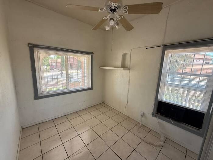 834 E 5th St - Photo 5 of 23