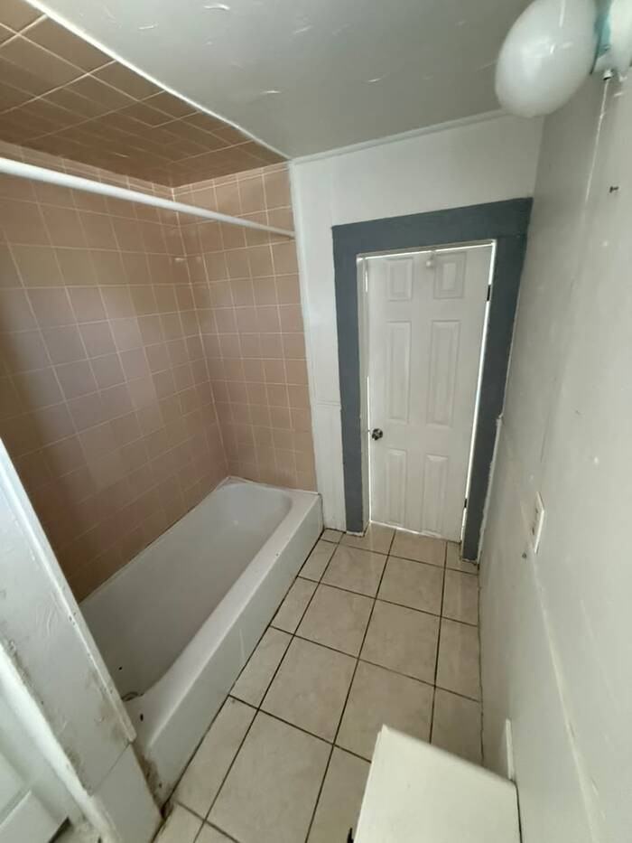 834 E 5th St - Photo 6 of 23