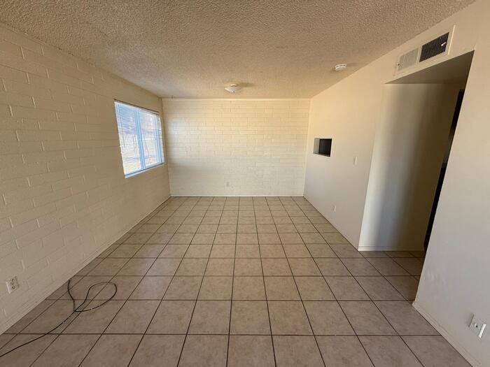 2048 E 11th St #2048 - Photo 3 of 15