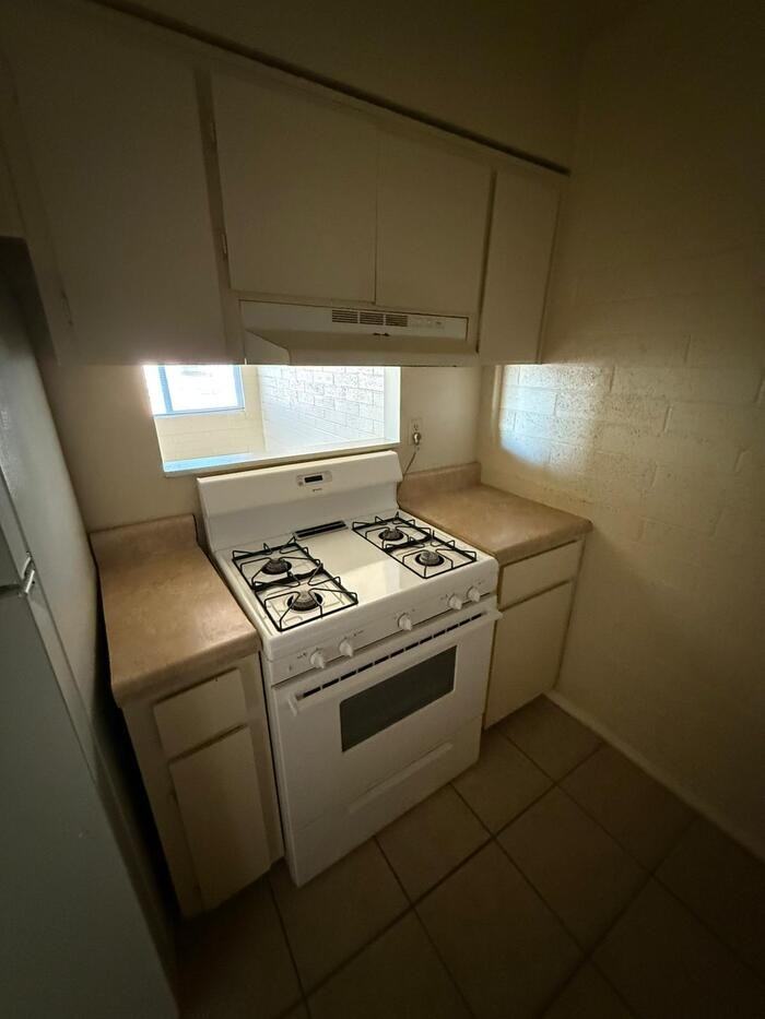 2048 E 11th St #2048 - Photo 5 of 15