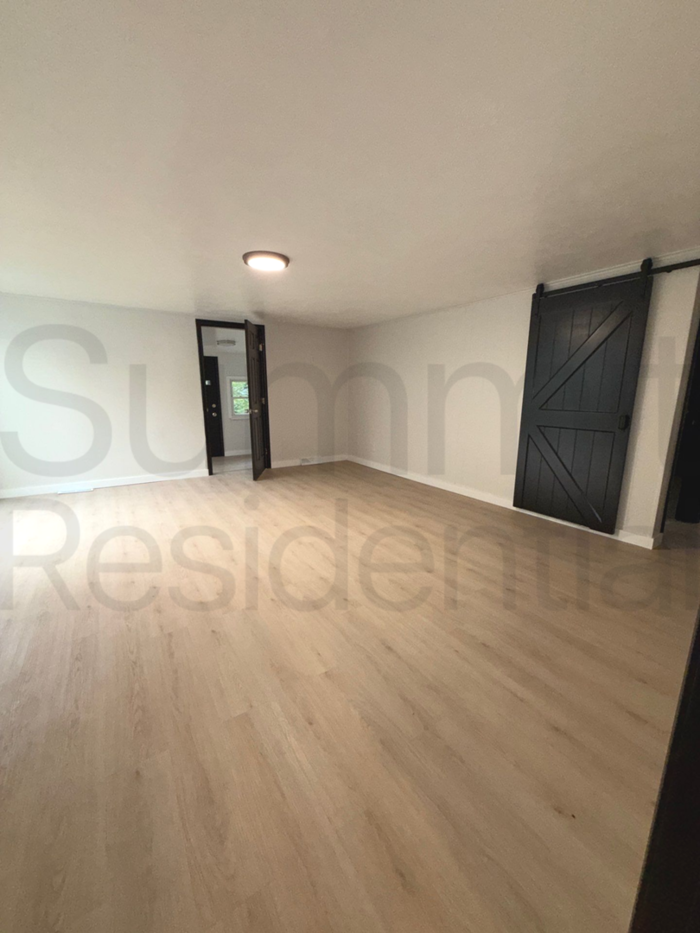32 Market St - Photo 4 of 4