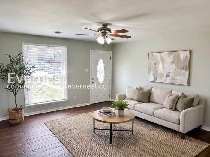 1252 W Moore St - Photo 2 of 15