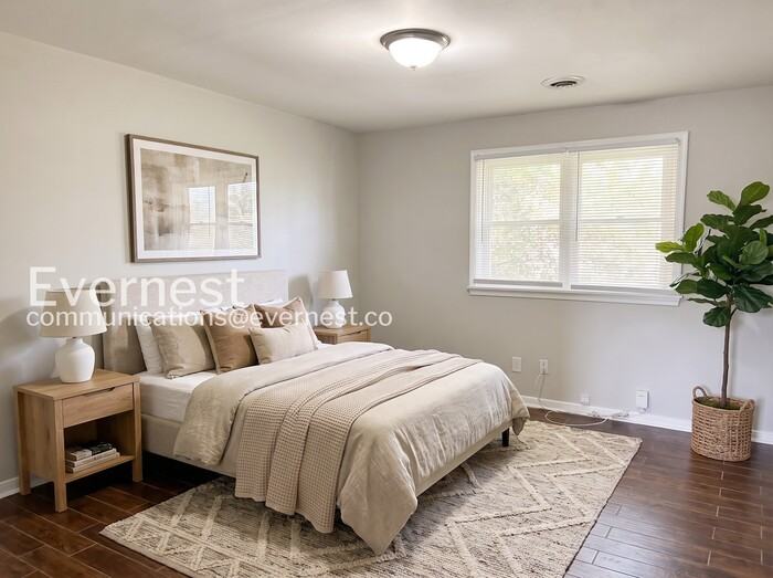 1252 W Moore St - Photo 3 of 15