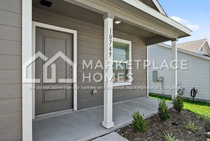10749 Revolver Ln - Photo 2 of 28