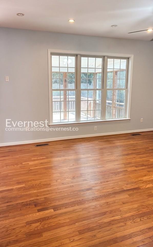 13901 Riverdowns North Ct - Photo 5 of 35