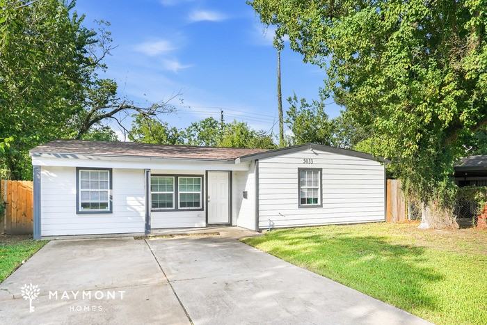 5033 Doolittle Blvd - Photo 2 of 3