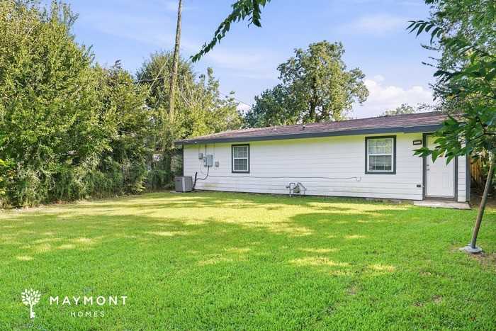 5033 Doolittle Blvd - Photo 3 of 3