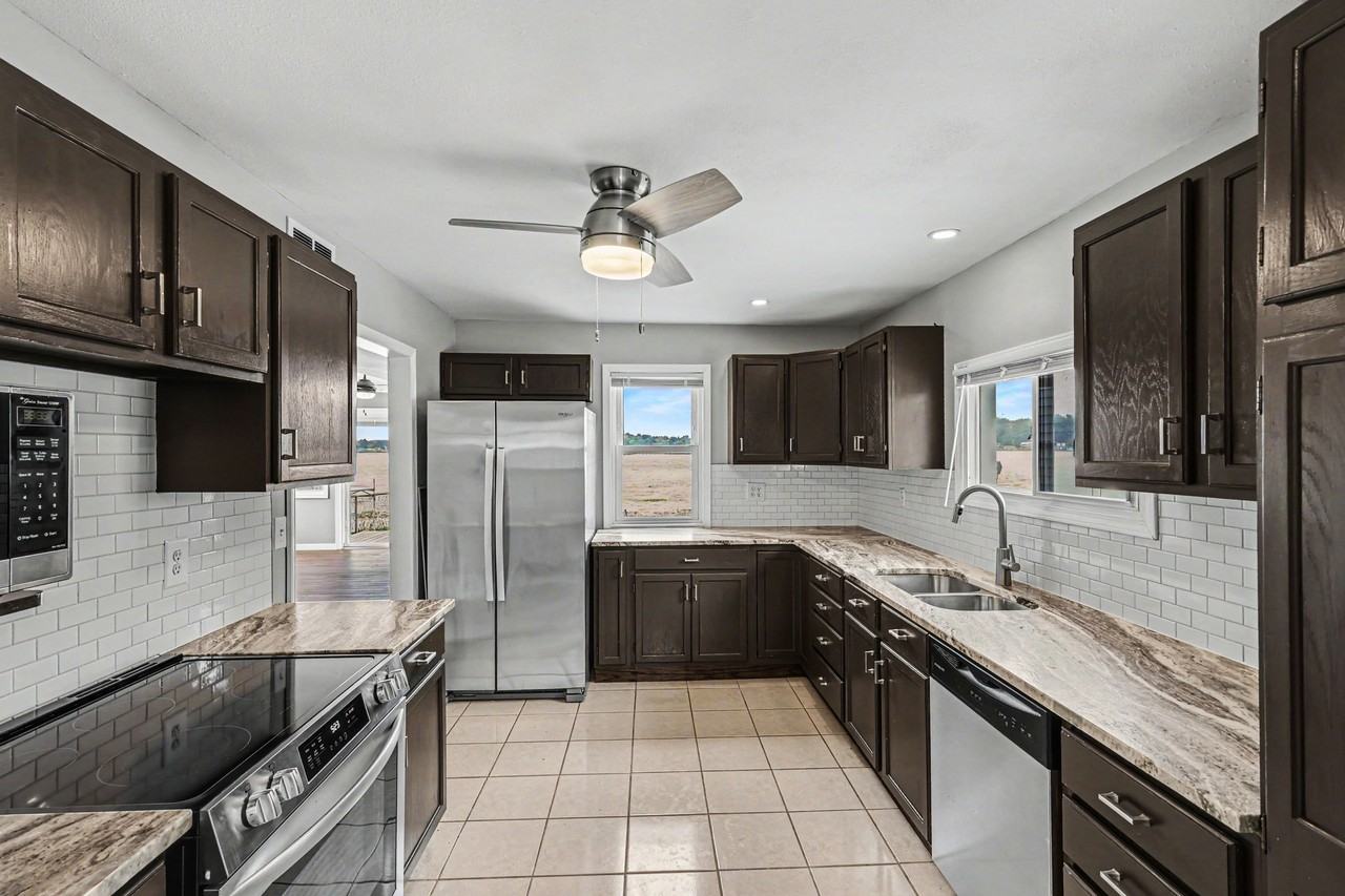 251 Edgewood Dr #1 - Photo 3 of 27