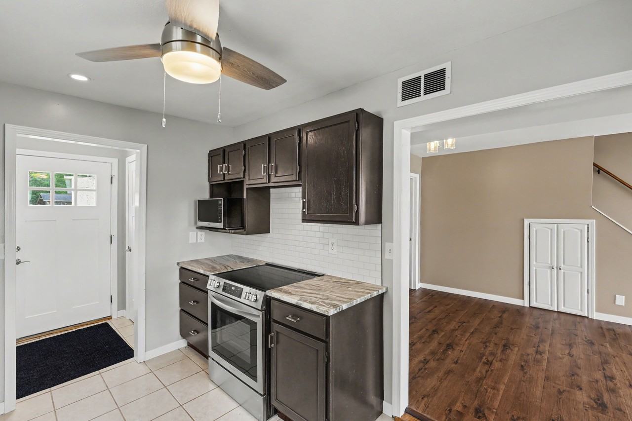 251 Edgewood Dr #1 - Photo 5 of 27