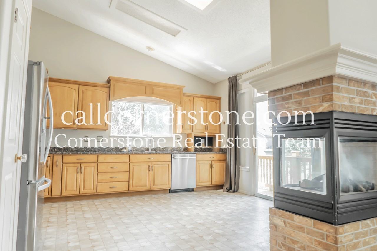 4640 Kashmire Dr #1 - Photo 5 of 29