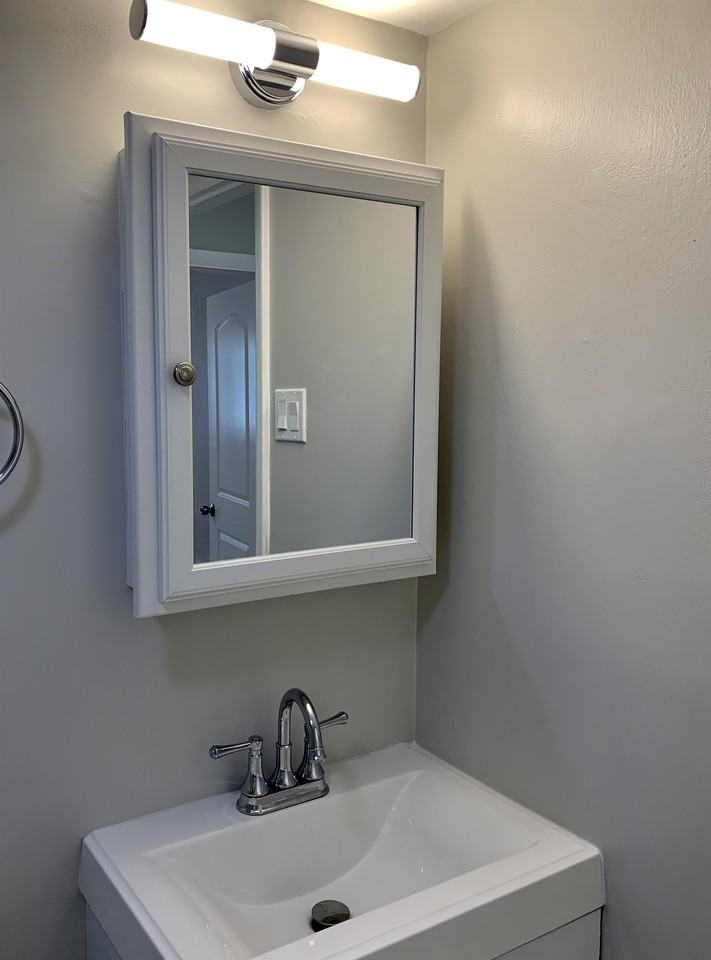 1336 NE 5TH AVEUnit 4 #4 - Photo 5 of 8